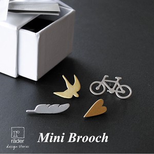 Mini brooch