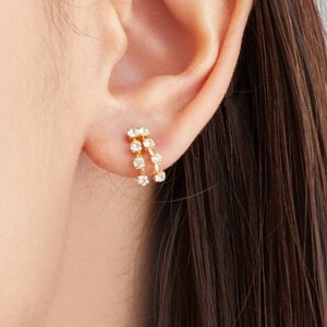 Clip-On Earrings Gold Post Earrings Fringe Jewelry 8 tablets Made in Japan