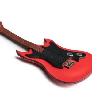 【イタリア製】レザーキーホルダ　本革　楽器　エレキギター　ギター