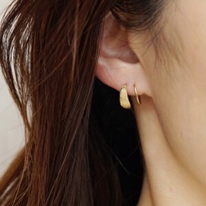 ★新感覚★1つの穴でダブル見えノッチピアス (pierced earrings)