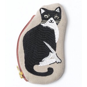 【人気商品】ネコ刺繍ポーチ M26-1737