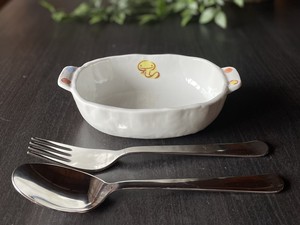 日本製　窯元直送　干支 子ども食器・グラタン皿【巳（へび）】