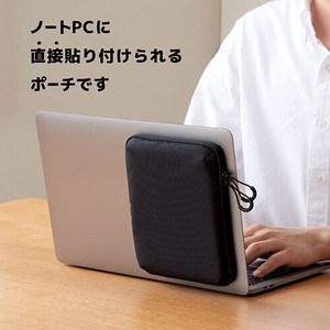 【キングジム】PC周辺機器 ノ−トPCに貼り付けるポ−チ 収納重量：約500g（最大） 黒 PCP10ｸﾛ