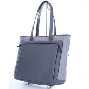 スポーティなデザインと抜群の機能性を兼ねたアスレジャートートバッグ