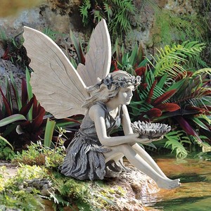 座って花籠を持っている妖精 フェアリー彫像、庭の天使の彫刻 置物 装飾/家庭装飾 本棚（輸入品）