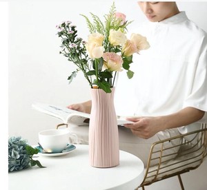 芸術シミュレーションプラスチック花瓶のリビングに生け花の水培養花瓶を置きますDJA414
