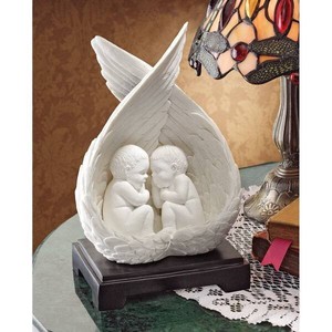 天使の羽に包まれる双子の赤ちゃん天使（ケルビム）大理石風 彫像 彫刻/智天使 カトリック教会（輸入品