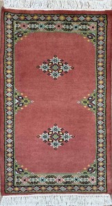 手織り絨毯　玄関マット　ウール100％　約50x80cm　ピンク　パキスタン製　ラグ　民族柄【50262】