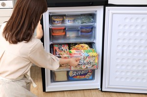 【新生活】【引っ越し】【アイリスオーヤマ　　冷蔵庫・冷凍庫】　前開き冷凍庫 85L