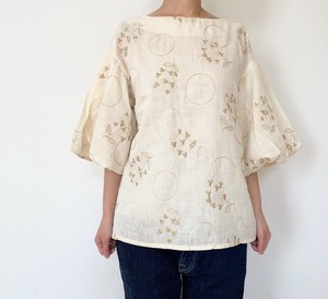 【handmade】Hydrangea　embroidery　Floral blouse　Balloon sleeve　cotton　Double gauze