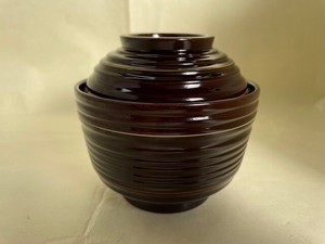 YR3-5　蓋付駒筋入り汁椀　手描き梅　（soup bowl with lid, plum）