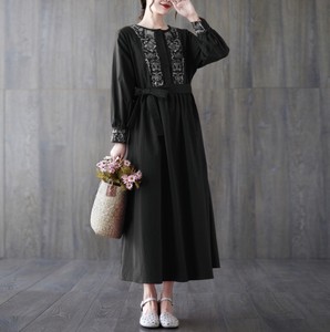秋の新モデル刺繍長袖連衣長スカート      85#ZCHA4185