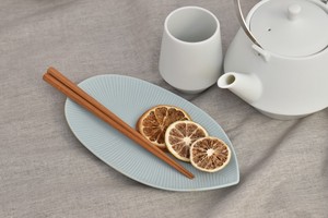 モア淡ブルー21cm長皿 中 青系 洋食器 プラター 変形プレート 日本製 美濃焼 カフェ風