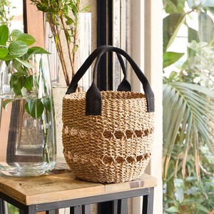 バンクアンの透かし編みラウンドバッグ／天然草木 ハンドバッグ