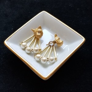 【ピアス・アクセサリー】ヒョウ　three pearl  pierce　（アニマル）（動物）（日本製）