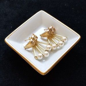 【ピアス・アクセサリー】フクロウ　three pearl  pierce　（アニマル）（動物）（日本製）