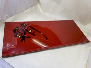 R410-55　寿司板盆　朱塗　手描き金箔鯖