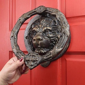 ライオンの誇り 鋳造・鋳鉄ライオン（獅子）のドアノッカー装飾金物、金属製彫像 新築（輸入品）