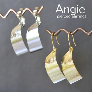 【Angie】 スクラッチプレートカービング 真鍮メッキコーティング ピアス／イヤリング 2色展開4タイプ。