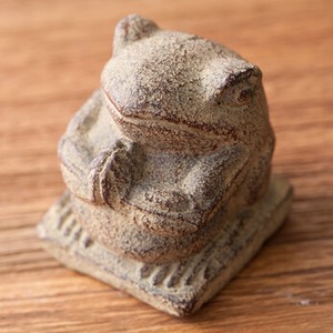 お祈りカエル ストーンオブジェ 石像 蛙 動物 置物 卓上