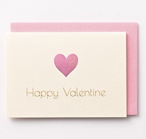 バレンタインミニカード ■シンプル系 ■光沢ある用紙にピンク箔のハート柄 ■箔押し、エンボス加工