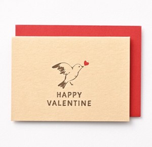 バレンタインミニカード ■鳩がハートを届ける可愛いデザイン ■クラフト紙