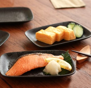 美濃焼　黒マット長角皿4枚組　日本製　和食器　刺身皿／魚皿　磁器