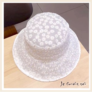 Capeline Hat Floral Pattern Embroidered