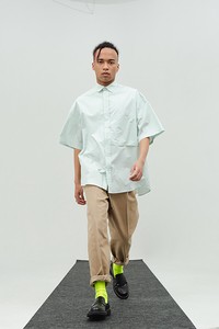 【インタープレイ】レギュラーカラー半袖オーバーサイズシャツ  (ユニセックス) 無地