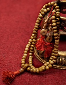 ネパールの数珠 - 飾りつき
