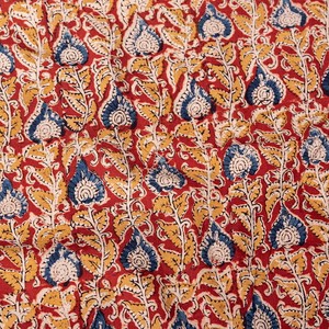 〔1m切り売り〕伝統息づく南インドから　昔ながらの木版染め更紗模様布 - 赤系〔横幅:約114cm〕