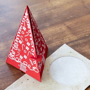 【フェアトレード】手漉き紙の組み立てクリスマスツリーカード・レッド