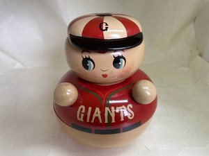 R56-1 ジャイアンツ人形小物入れ　 Giants doll accessory case