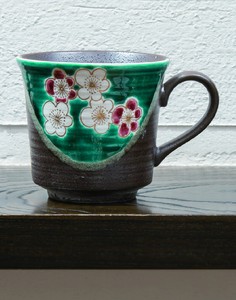 【九谷焼】マグカップ（小）　グリーン紅白梅/美山窯