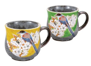 日本の伝統工芸品【九谷焼】 K8-920  ペアマグカップ 山桜に鳥