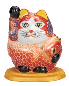 日本の伝統工芸品【九谷焼】 K8-1541 5号小判鯛持招き猫 赤盛