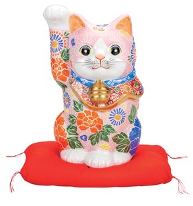日本の伝統工芸品【九谷焼】 K8-1562 8号招き猫 ピンク盛 布団付