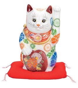日本の伝統工芸品【九谷焼】 K8-1564 8号小判招き猫 白盛 布団付