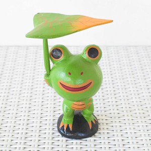 傘持ち母ケロリン カエル 蛙 かえる 置物 縁起物 玄関 風水 木製