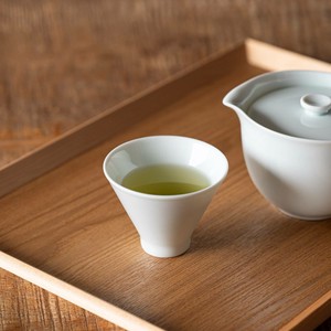 茶白 朝顔形煎茶碗 青白磁[日本製/美濃焼/和食器]