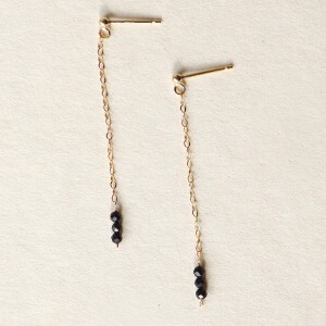 〔14kgf〕 極小オニキス3粒ピアス (pearl pierced earrings)