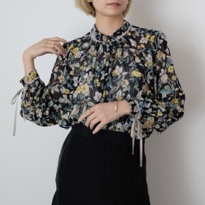 Button Shirt/Blouse Ruffle Neck Pudding Floral Pattern