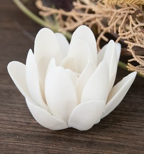 白い蓮の花のお香たて【陶器製　6X4.5CM】