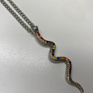 ネックレス　個性的　ビジュー　デザイン　シルバー　スネーク　ヘビ