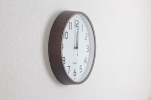 電波掛け時計 BLUTO ハンドメイド木製 壁掛け時計 おしゃれ 掛時計 北欧 時計 インテリア