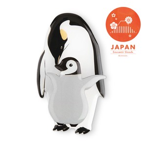 Magnet/Pin Aquarium Penguin