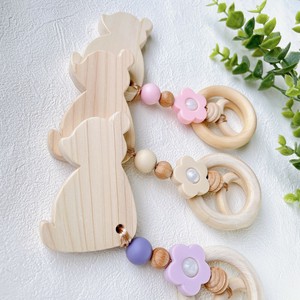 カラカララトル　歯固め　くま　花　赤ちゃん　日本製　出産祝い　ベビー　木製　ファーストトイ