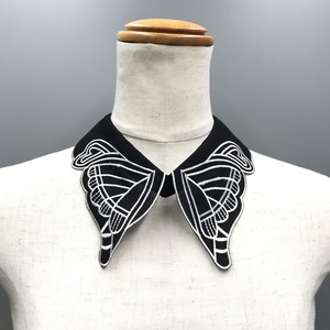 付け襟　刺繍　レース　ブラック　蝶々