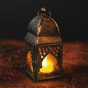 モロッコスタイルの透かし彫りLEDキャンドルランタン【ロウソク風LEDキャンドル付き】 - 〔イエロー〕約13c