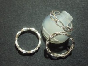 Silver-Based Plain Ring Wave sliver Rings